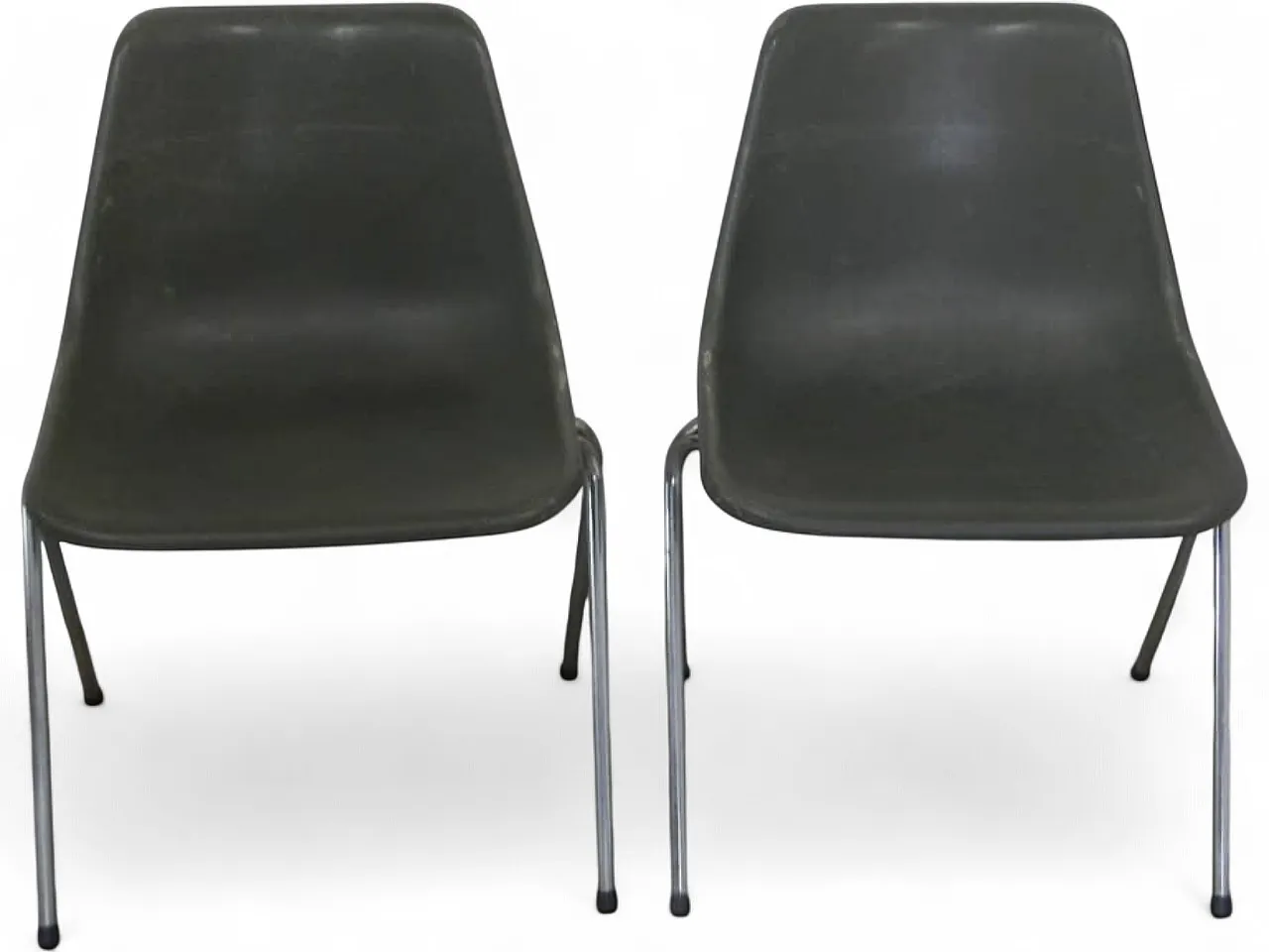 Pair of chairs by Robin Day, 1970 10