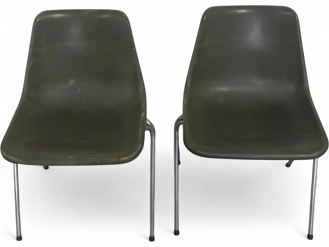 Pair of chairs by Robin Day, 1970 10