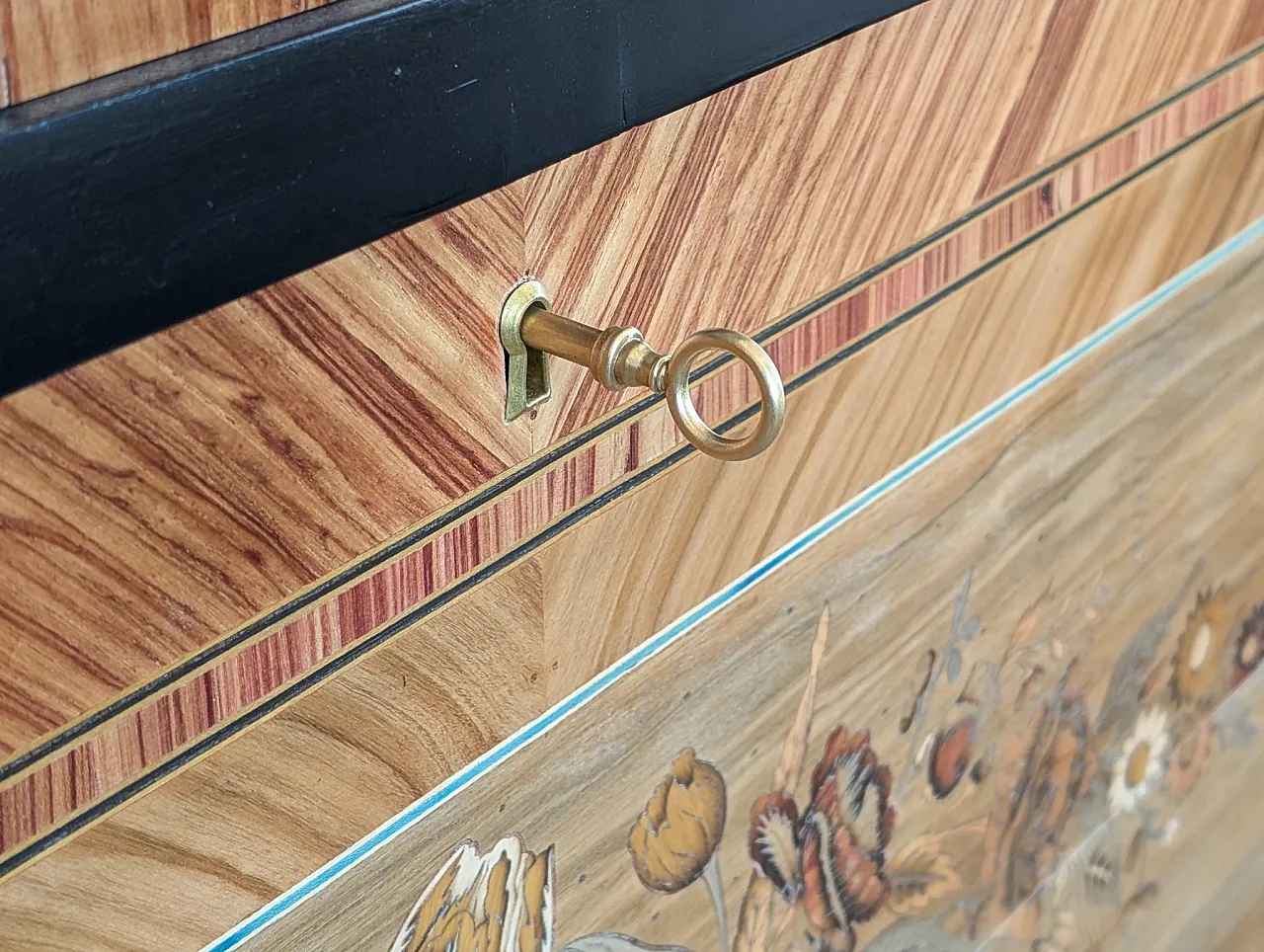 Inlaid dresser entirely restored with sculptured brass, 1950s 6
