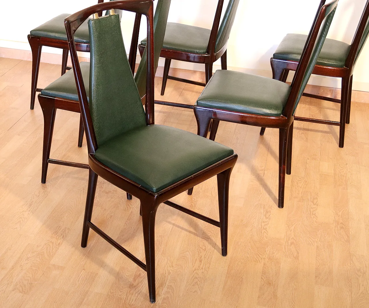 6 mid-century chairs by Osvaldo Borsani, Atelier Borsani Varedo, 1950s 13