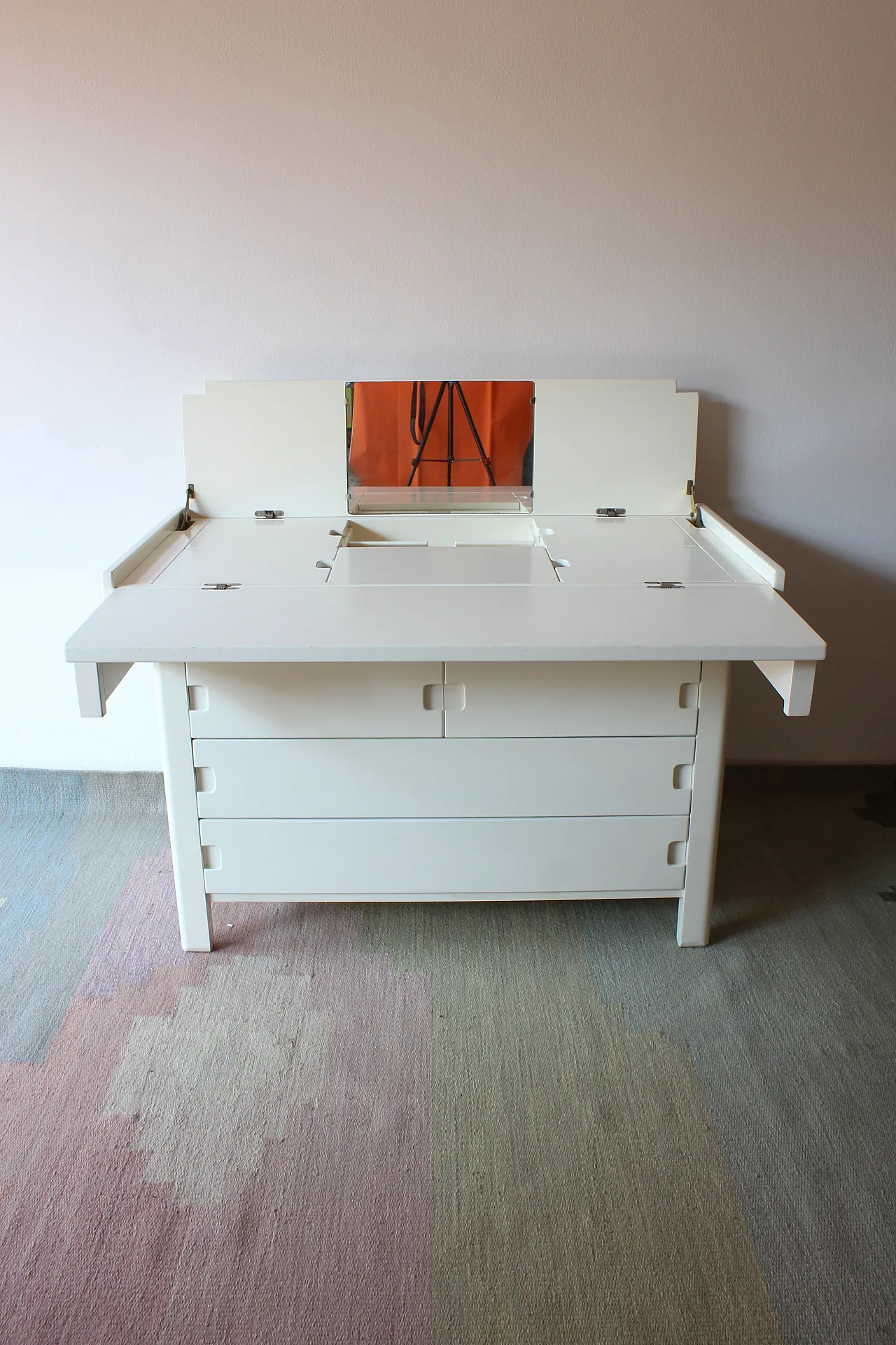 Cassettone serie Unending design Ernesto Radaelli per Saporiti, 70s 4
