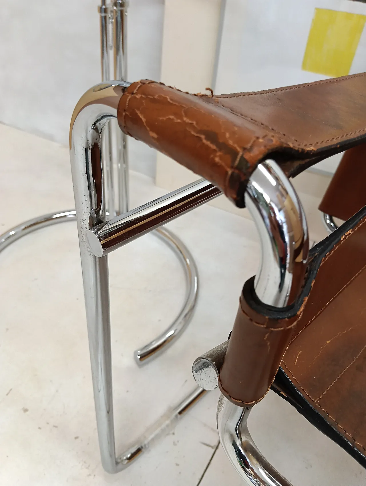 Poltrona Wassily 134 e tavolino 409 Eileen Gray di Alivar, anni '90 34