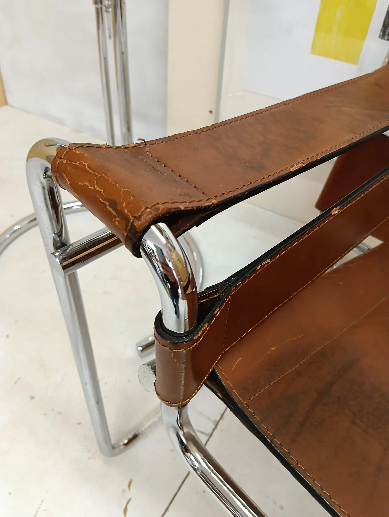 Poltrona Wassily 134 e tavolino 409 Eileen Gray di Alivar, anni '90 36