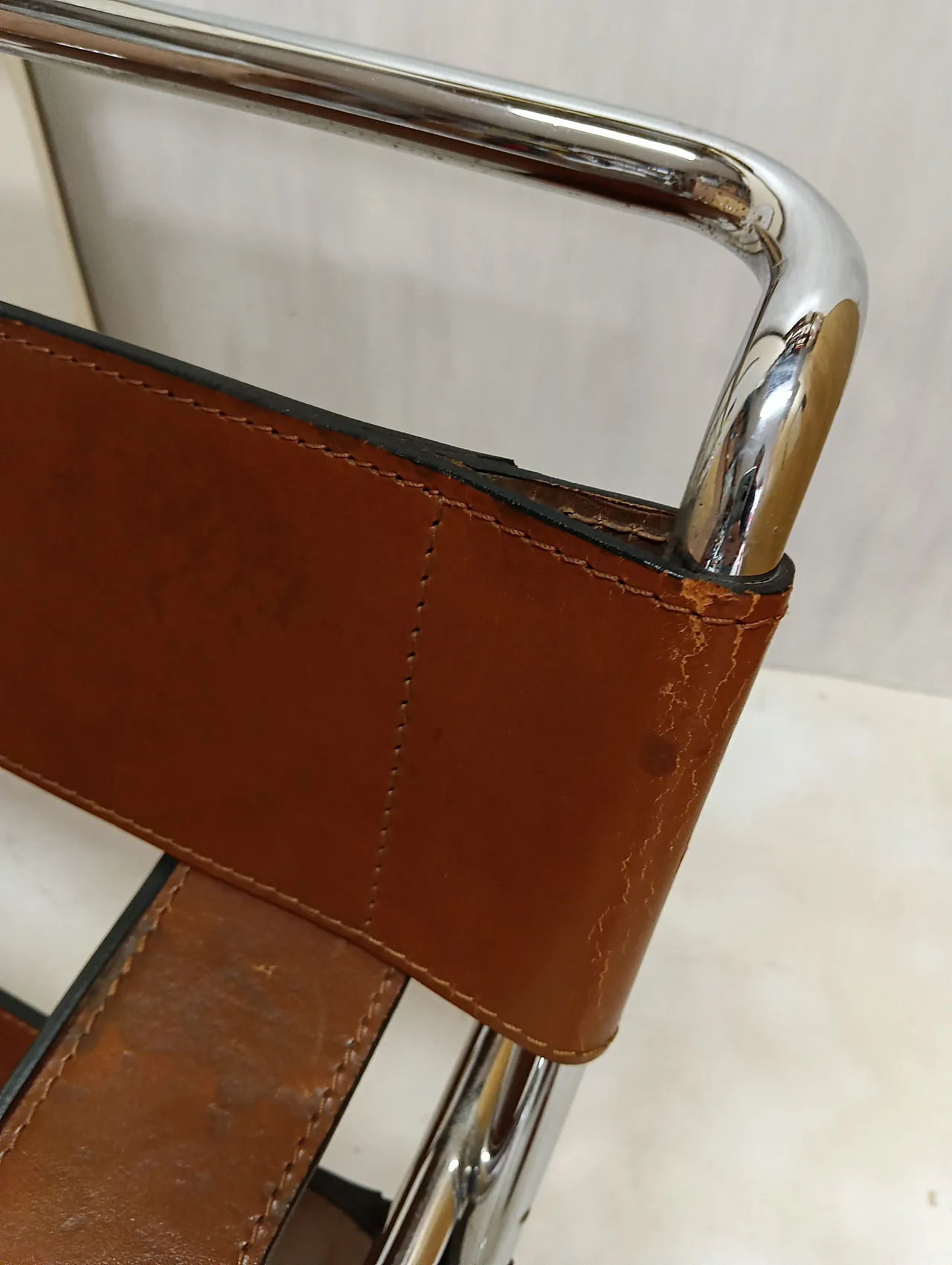 Poltrona Wassily 134 e tavolino 409 Eileen Gray di Alivar, anni '90 37