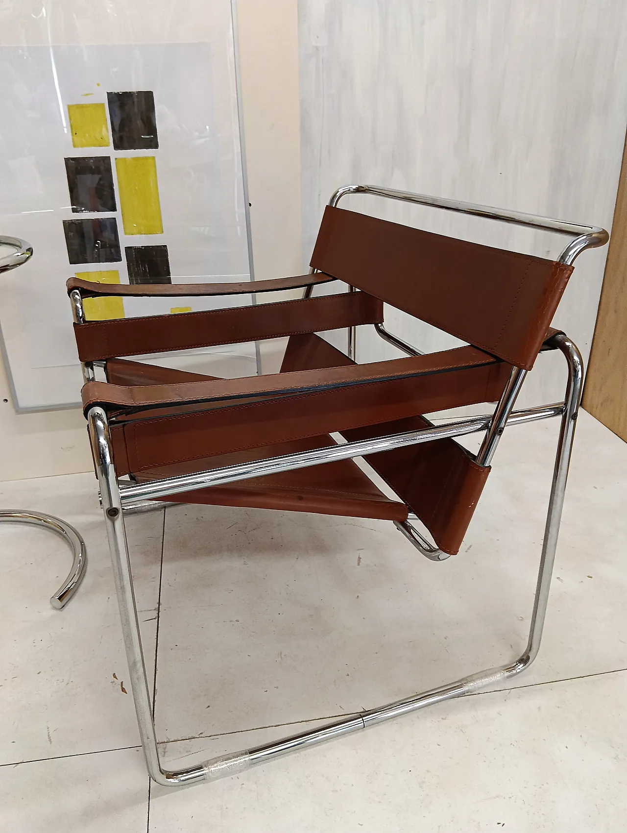 Poltrona Wassily 134 e tavolino 409 Eileen Gray di Alivar, anni '90 56
