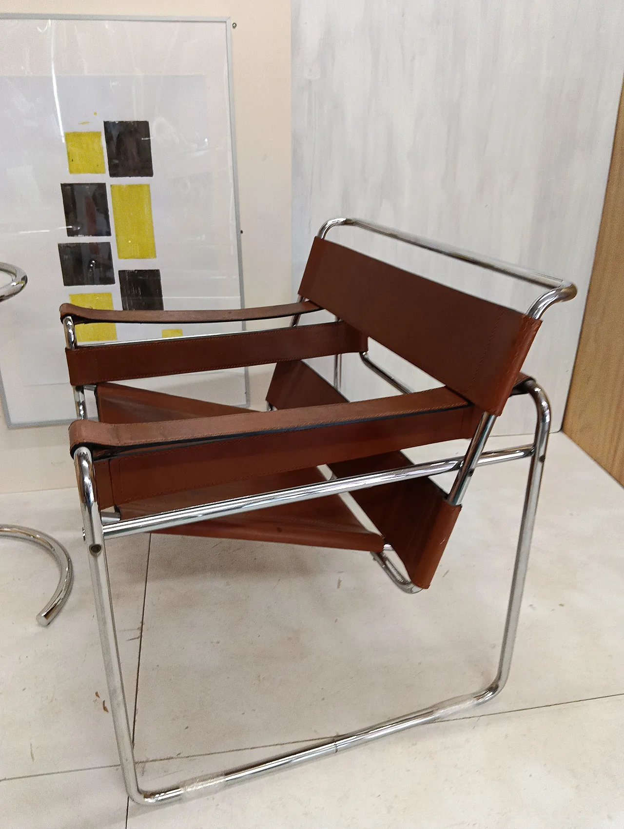 Poltrona Wassily 134 e tavolino 409 Eileen Gray di Alivar, anni '90 57