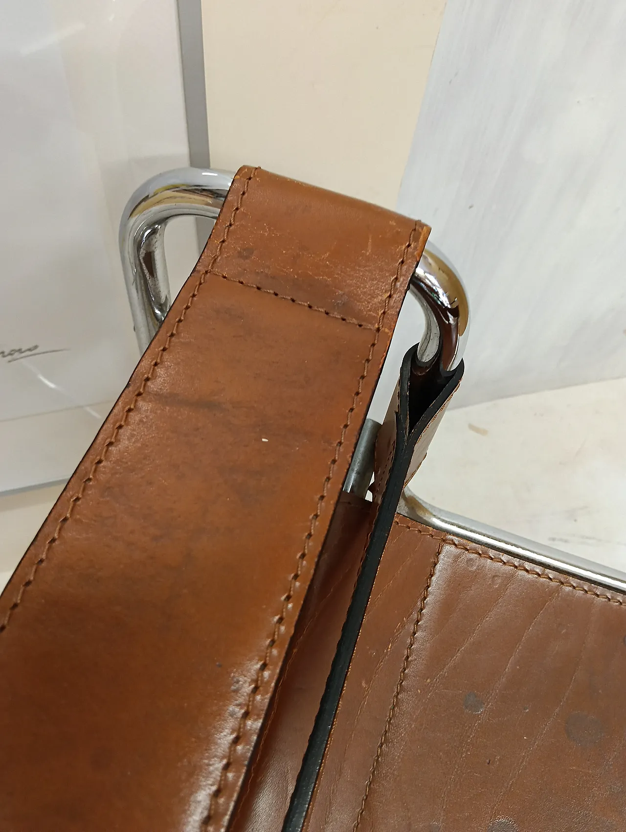 Poltrona Wassily 134 e tavolino 409 Eileen Gray di Alivar, anni '90 115