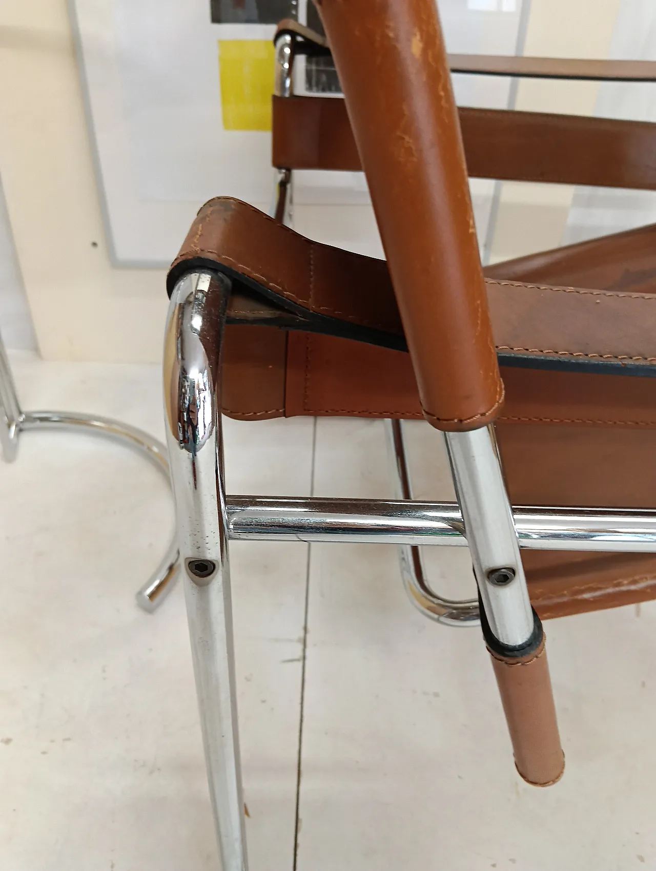 Poltrona Wassily 134 e tavolino 409 Eileen Gray di Alivar, anni '90 144