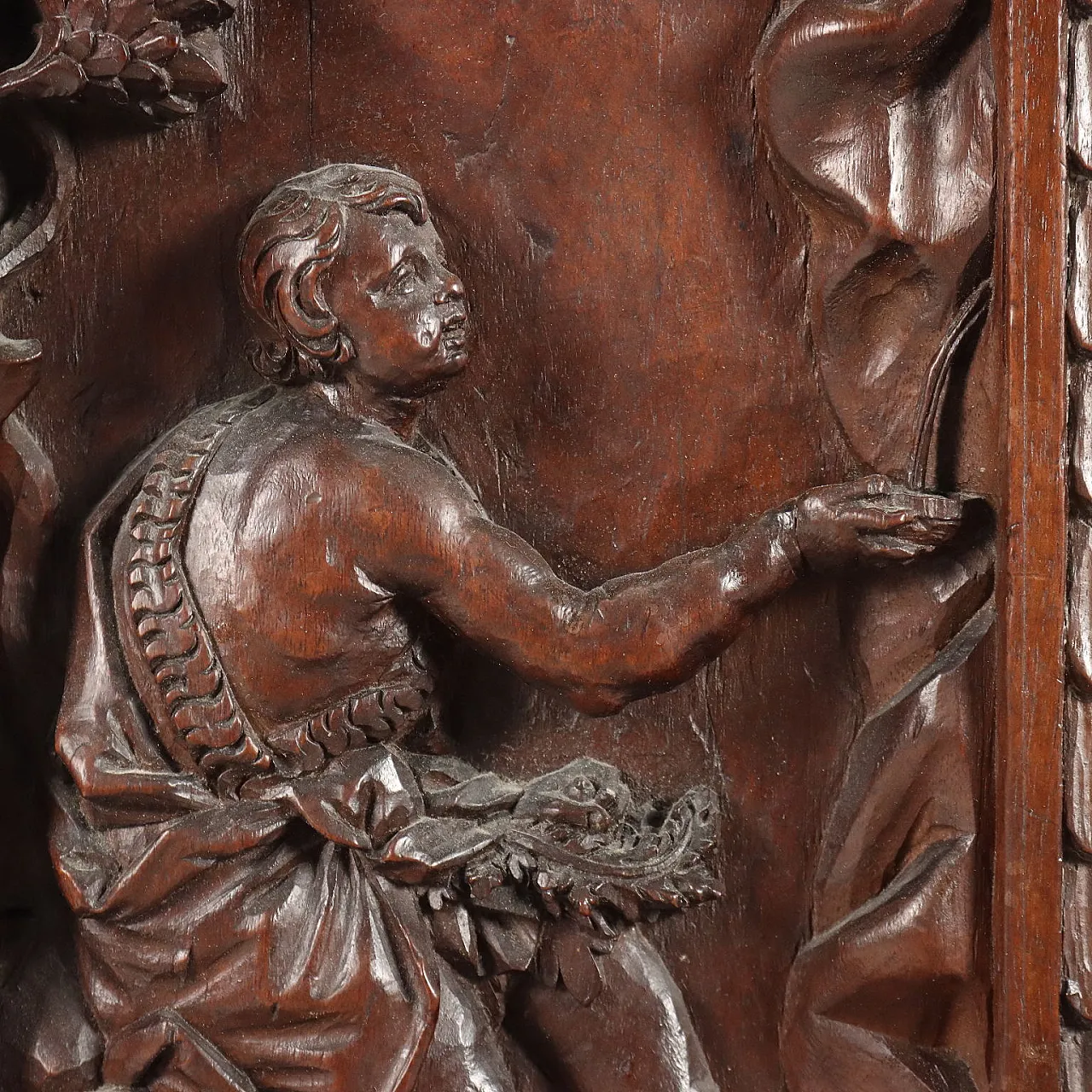 Genoese Baroque kneeler in walnut, 18th century 4