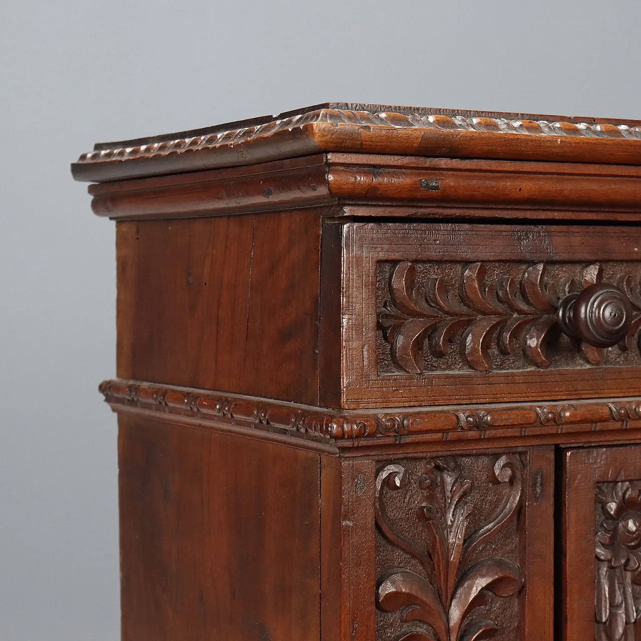 Genoese Baroque kneeler in walnut, 18th century 5