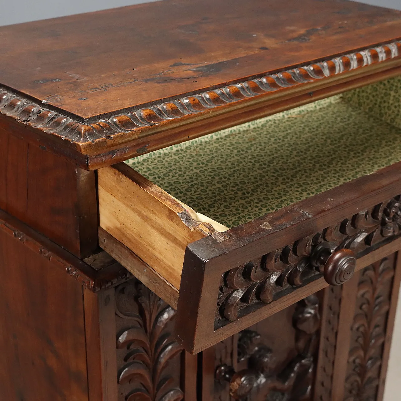 Genoese Baroque kneeler in walnut, 18th century 6