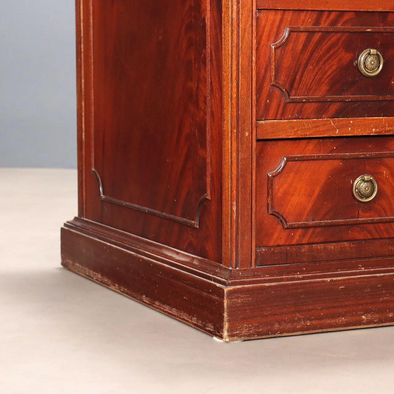 Mahogany desk, 20th century 6