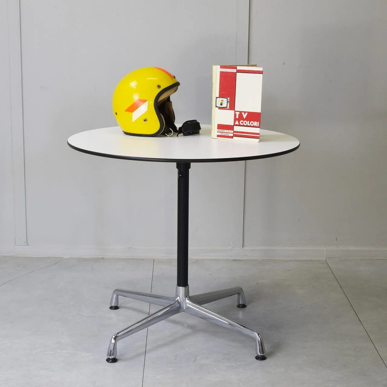 Contract round table by Charles and Ray Eames for Vitra, 1980s 2