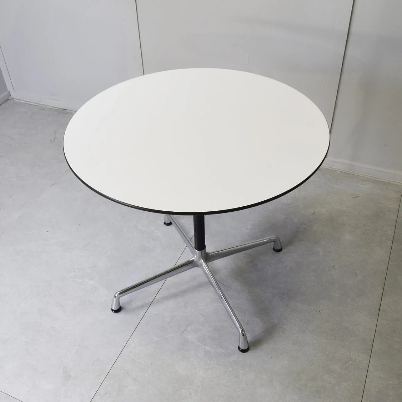 Contract round table by Charles and Ray Eames for Vitra, 1980s 5