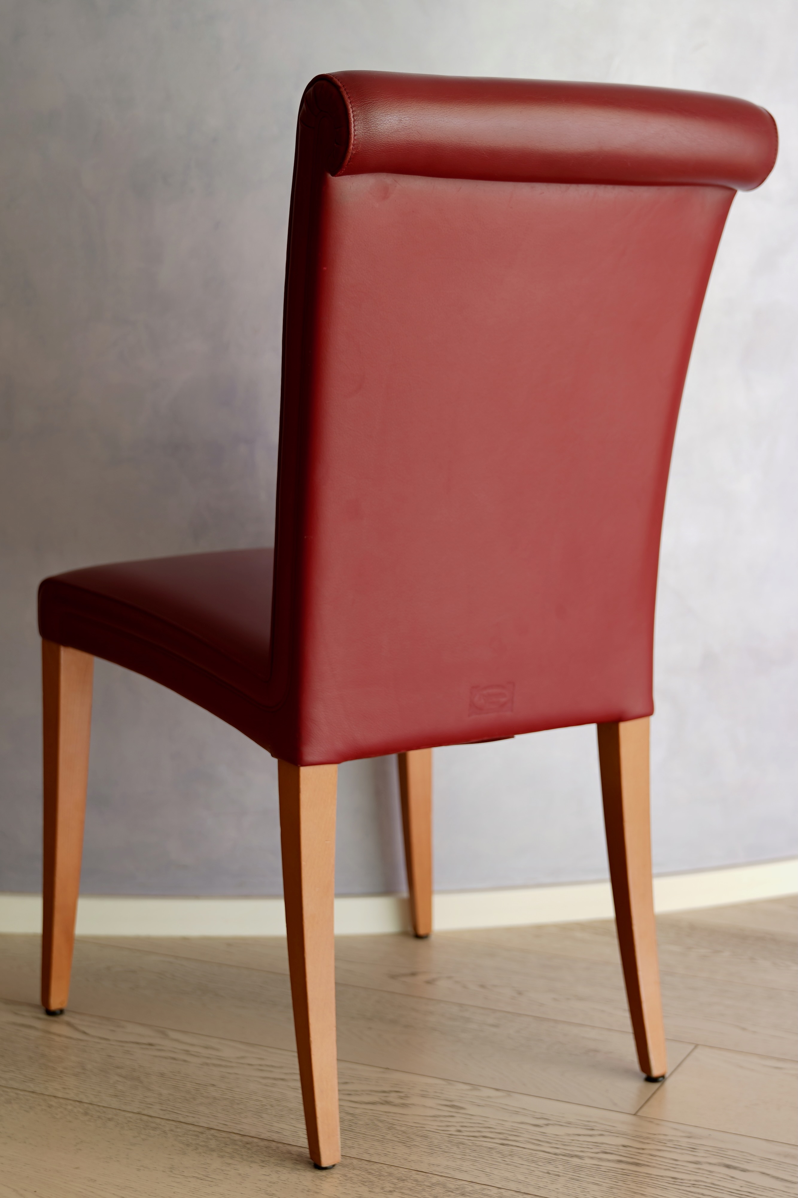 8 Poltrona Frau Vittoria Model Chairs, 2000s | intOndo