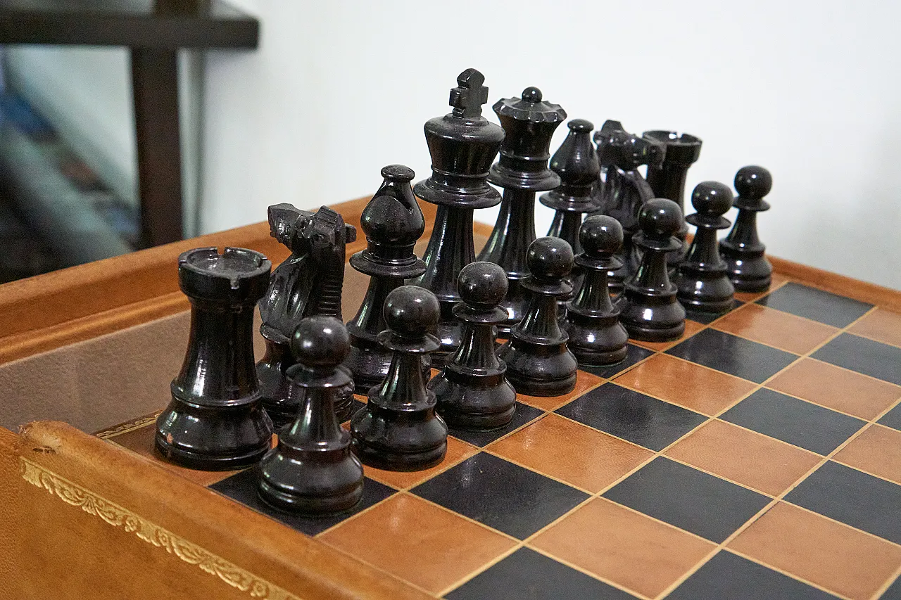 Chessboard with drawer covered in leather, 70s 5