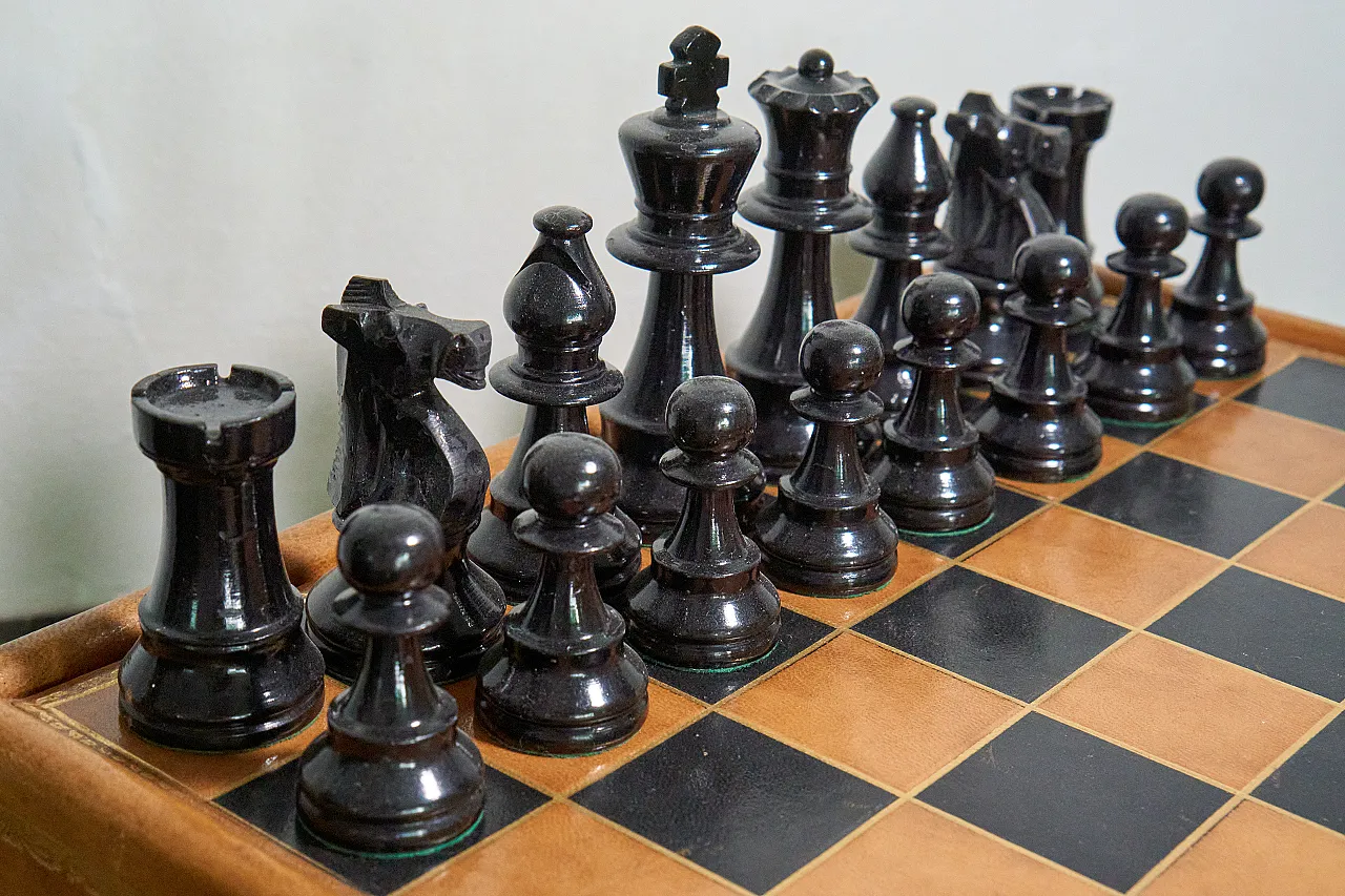 Chessboard with drawer covered in leather, 70s 8