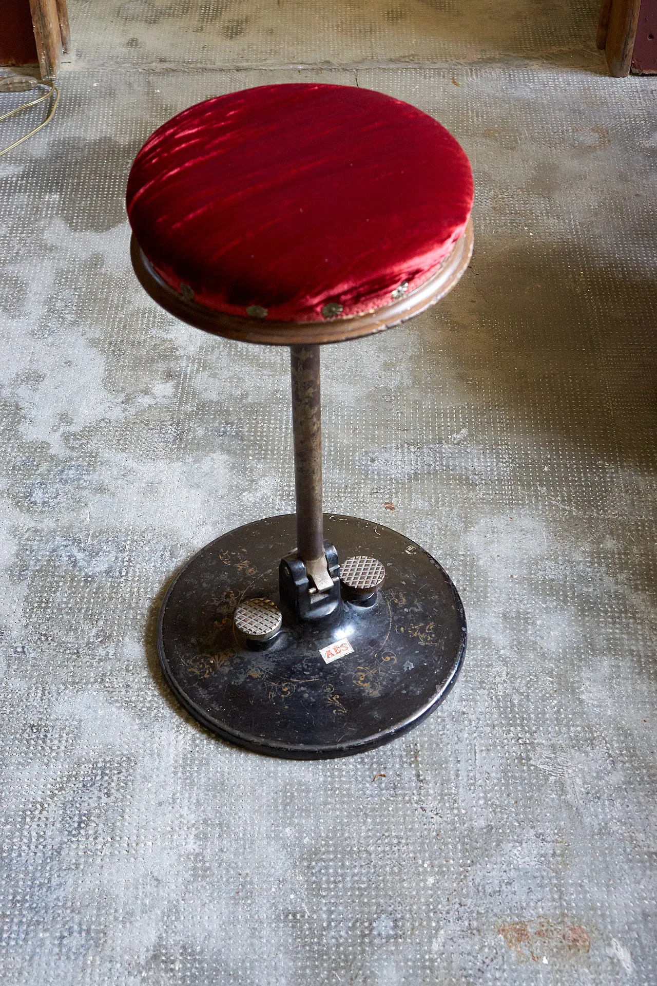 Stool in cast iron and wood, 1950s 2