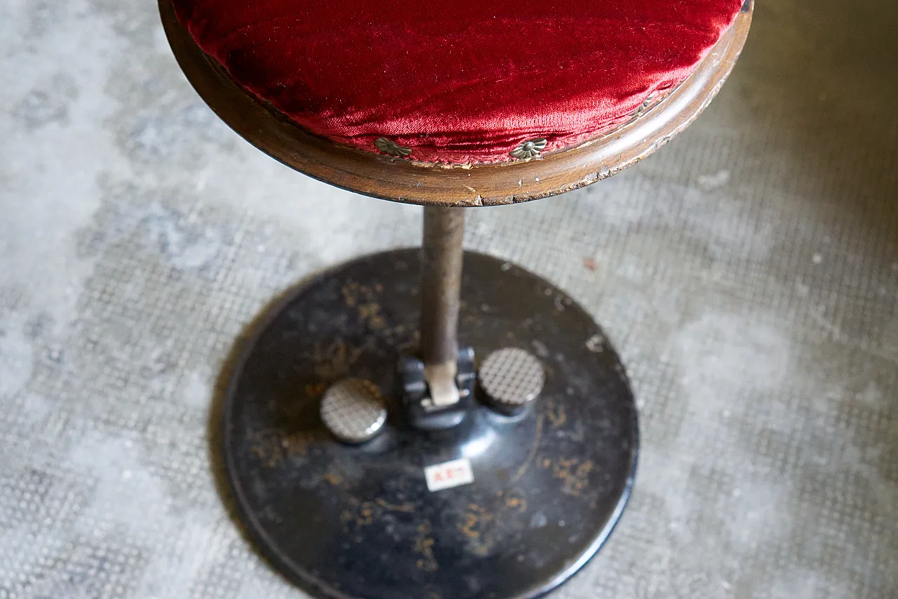 Stool in cast iron and wood, 1950s 5