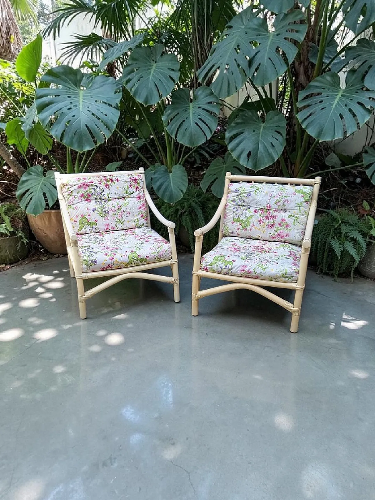 Pair of white lacquered bamboo armchairs, 1970s 1