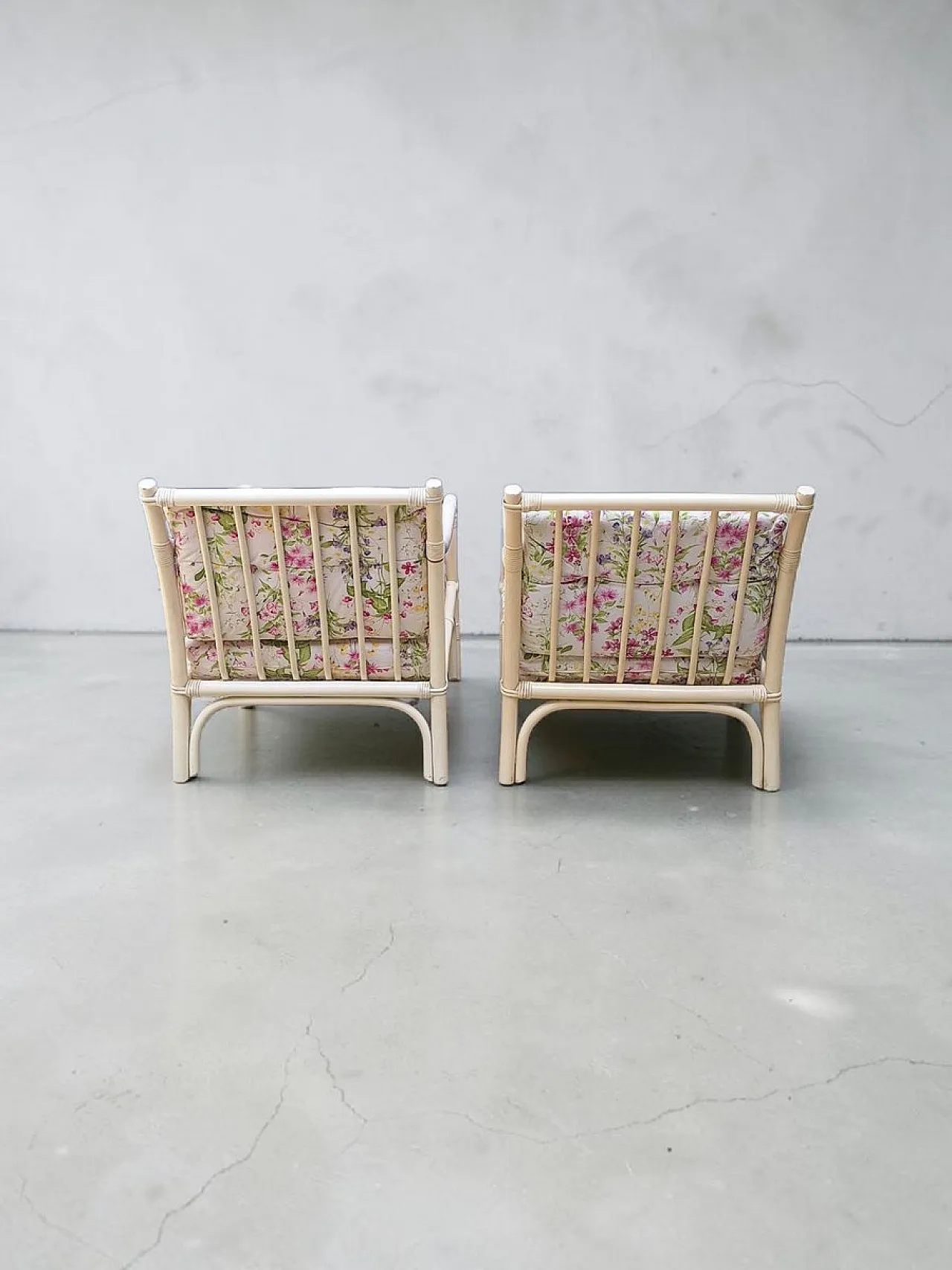 Pair of white lacquered bamboo armchairs, 1970s 3