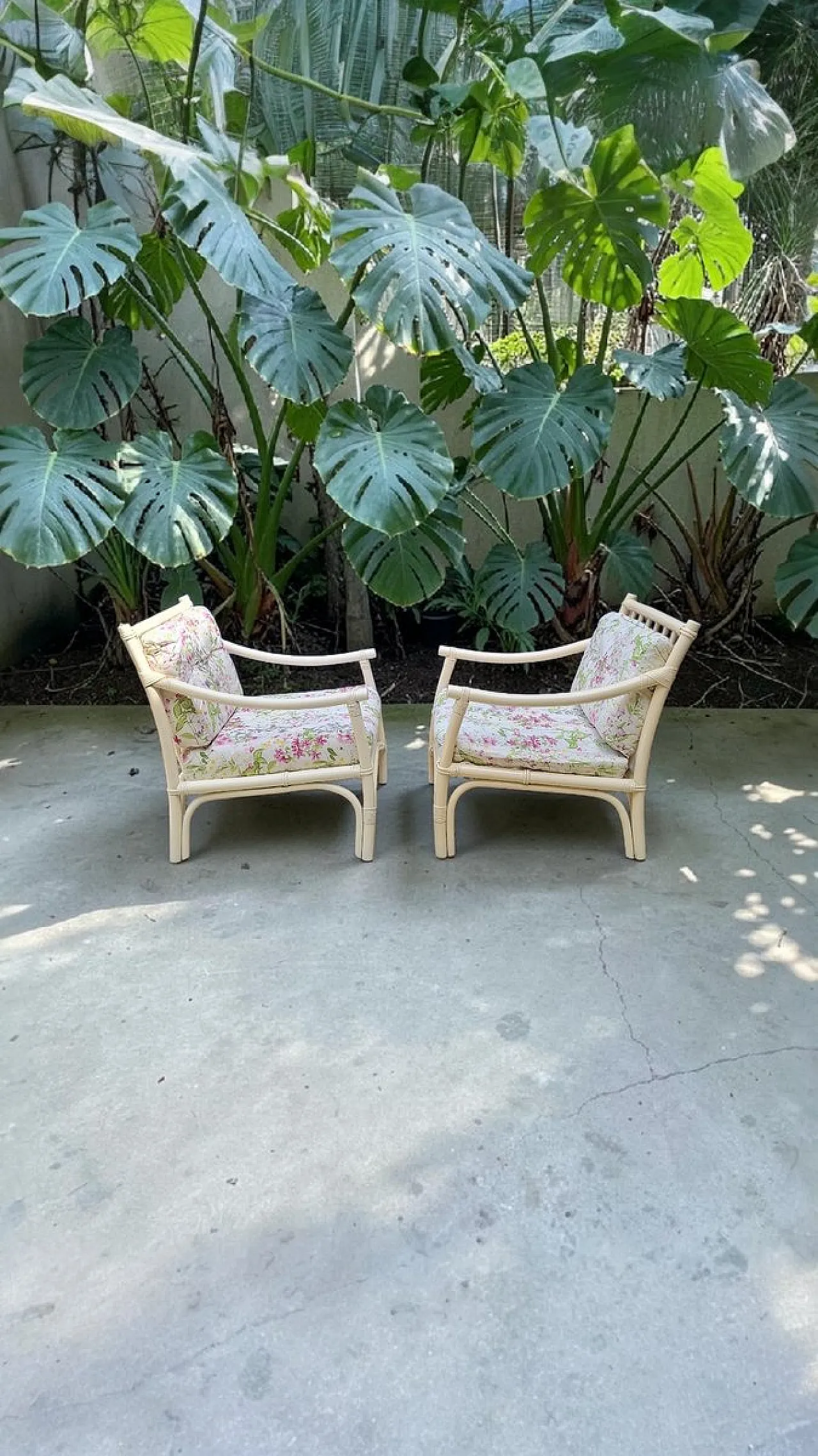 Pair of white lacquered bamboo armchairs, 1970s 4