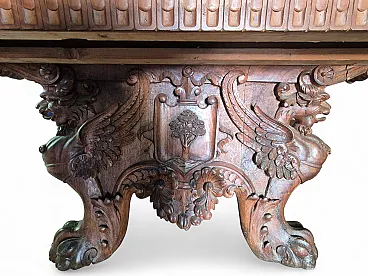Tavolo Monumentale Neorinascimentale Fiorentino in Noce intagliata