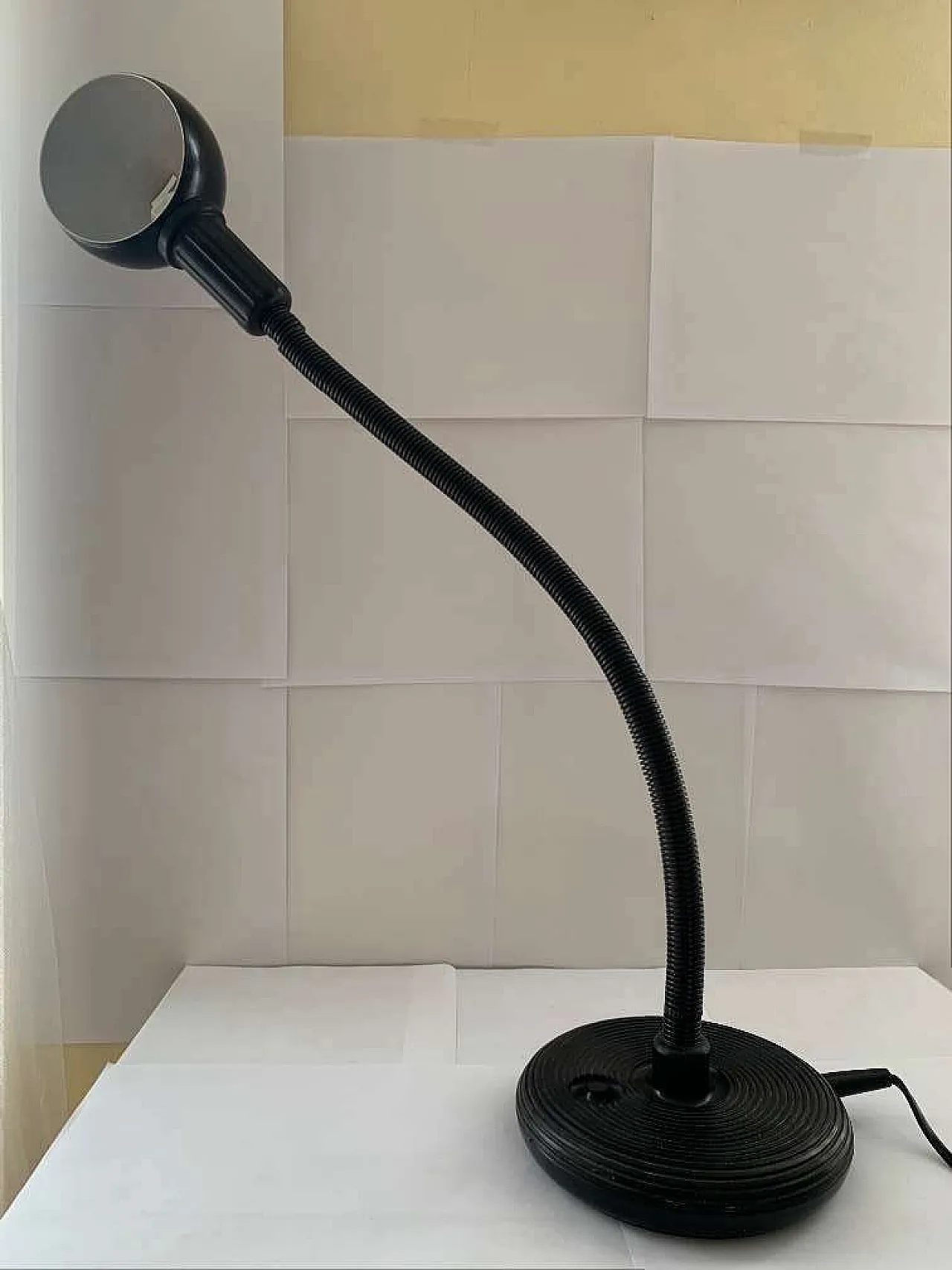 Lampada da scrivania Light Hebi Tavolo Design Isao Hosoe Valenti Luce Illuminazione 2