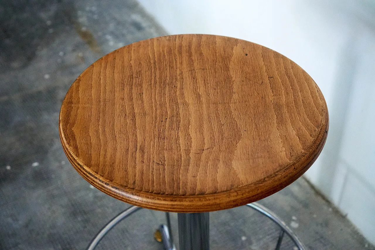 Industrial chrome and wood stool, adjustable in height, 60s-70s 3