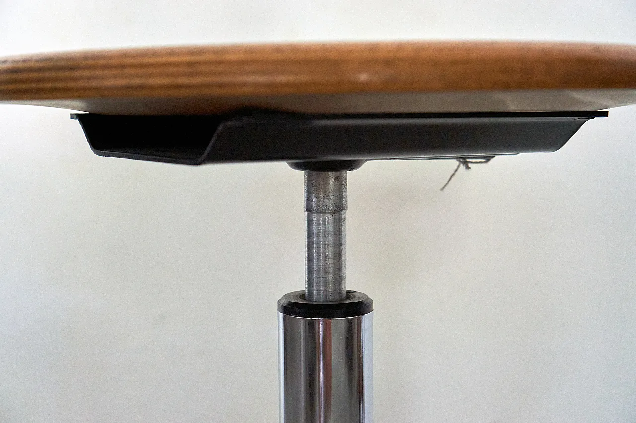 Industrial chrome and wood stool, adjustable in height, 60s-70s 4