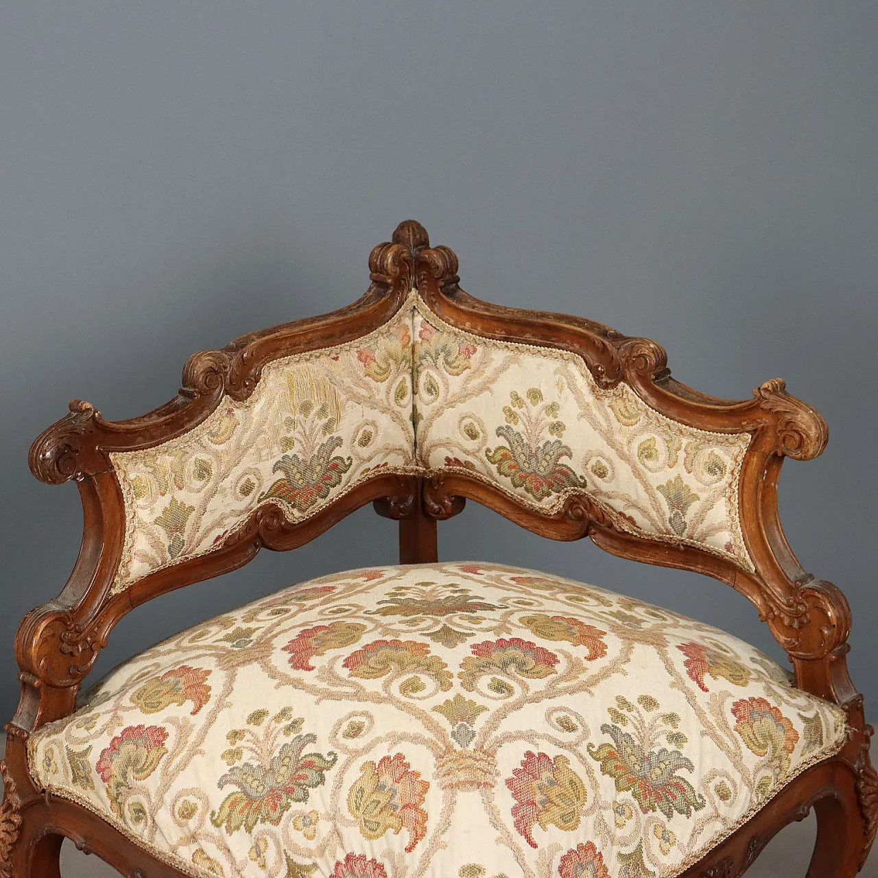 Coppia di poltroncine angolari in noce in stile tardo barocco, '800 3