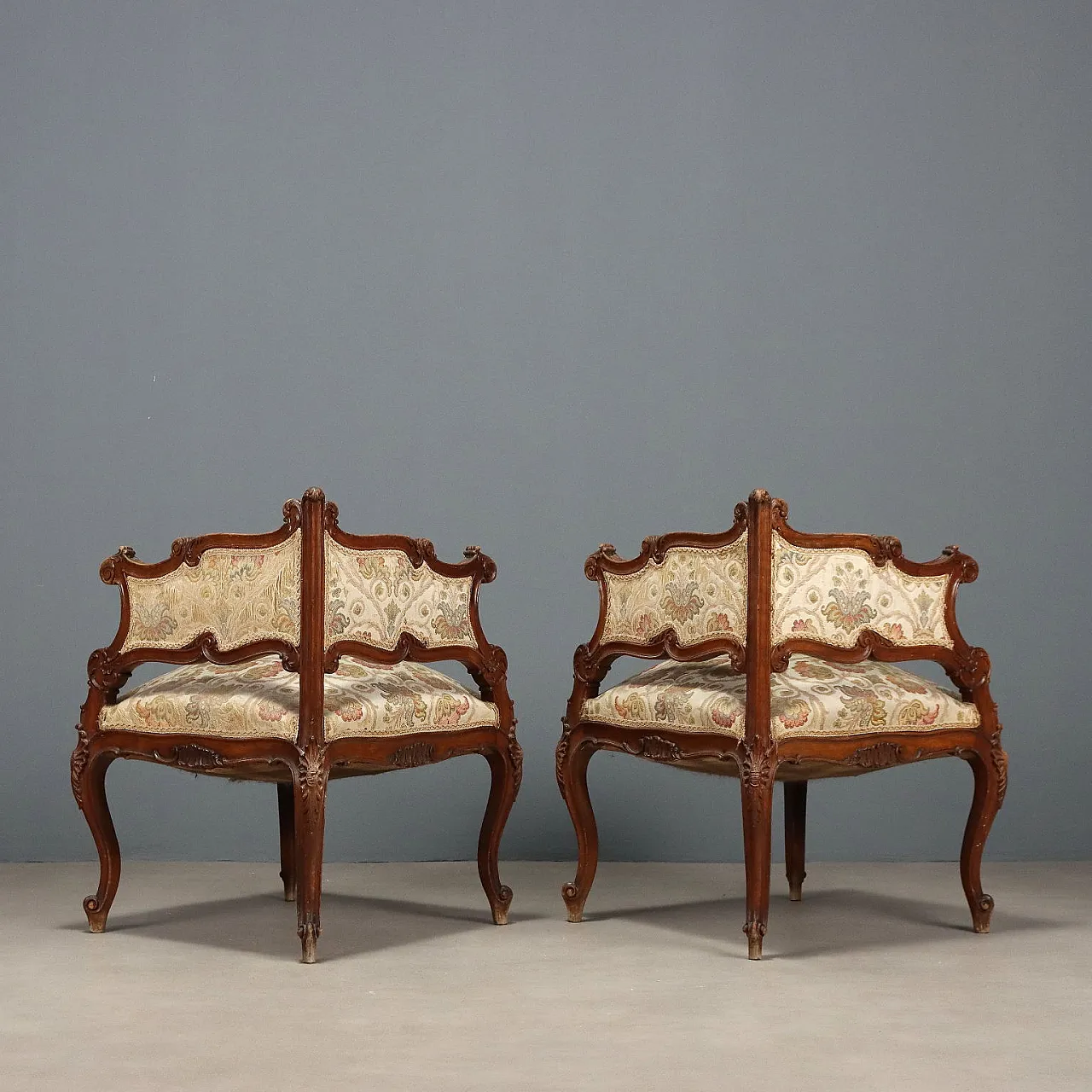 Coppia di poltroncine angolari in noce in stile tardo barocco, '800 8