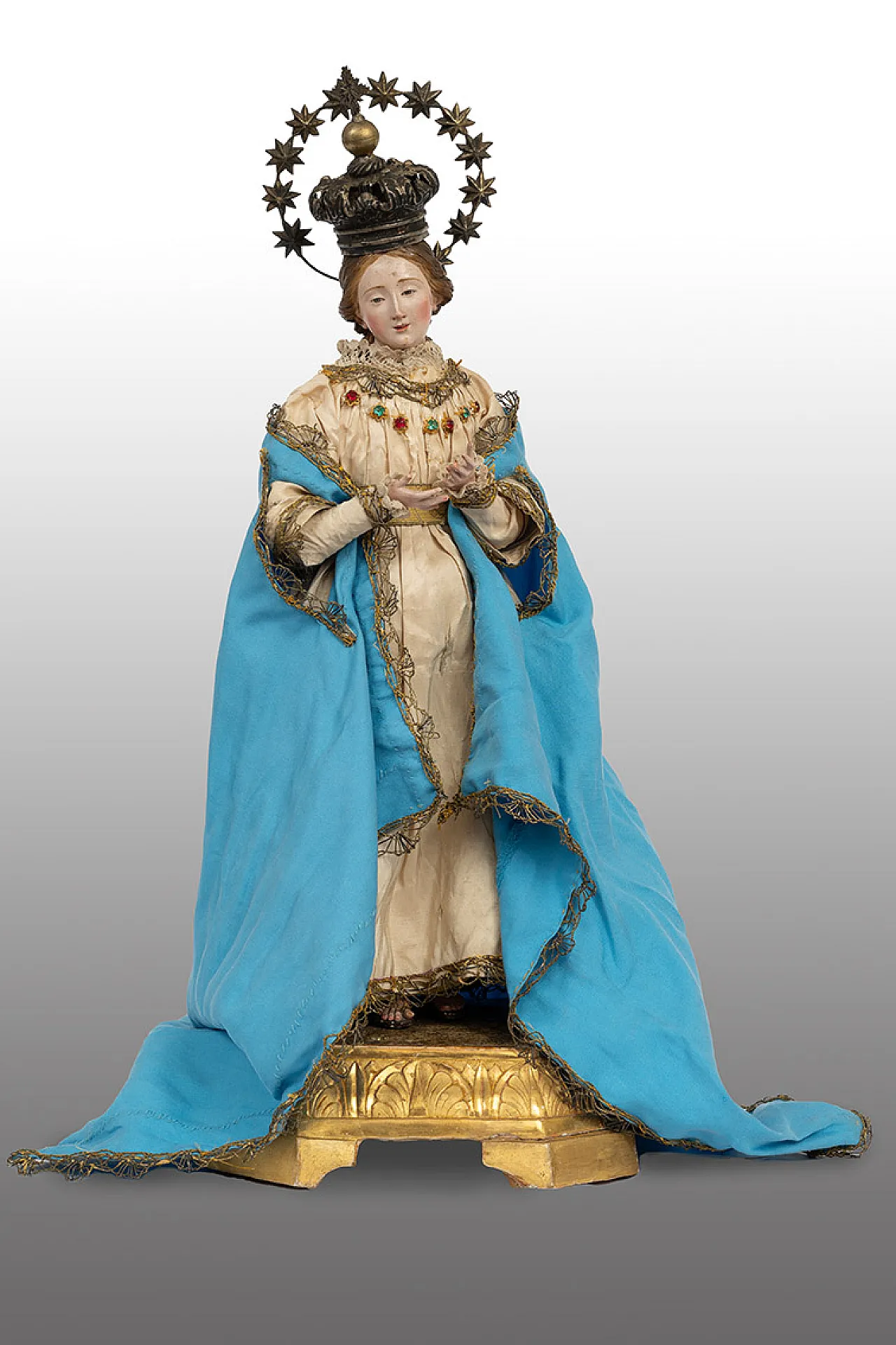 Sculpture depicting the Immaculate Madonna having wooden limbs 1