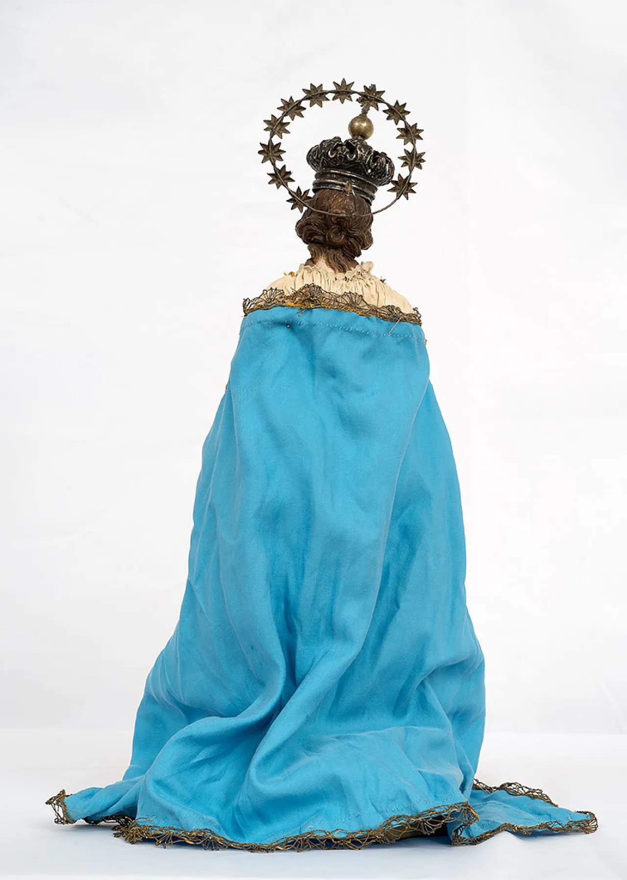 Sculpture depicting the Immaculate Madonna having wooden limbs 3