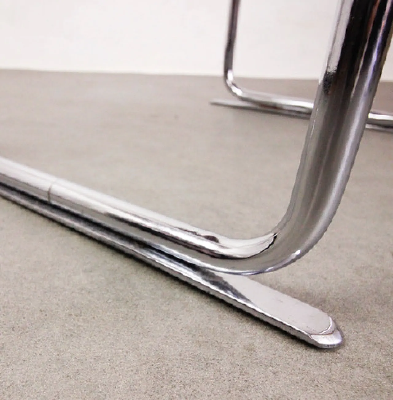 Bauhaus chrome table by Marcel Breuer "Carmin small" 14