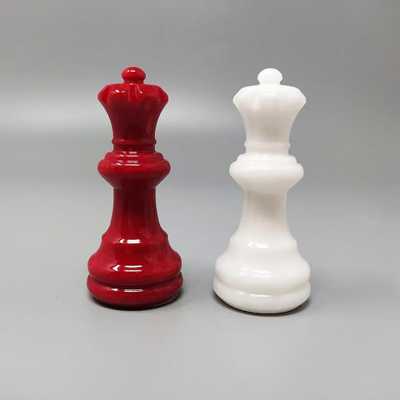 1970s Italian Volterra Alabaster Chess Set – Rare in Red & White. Made 8