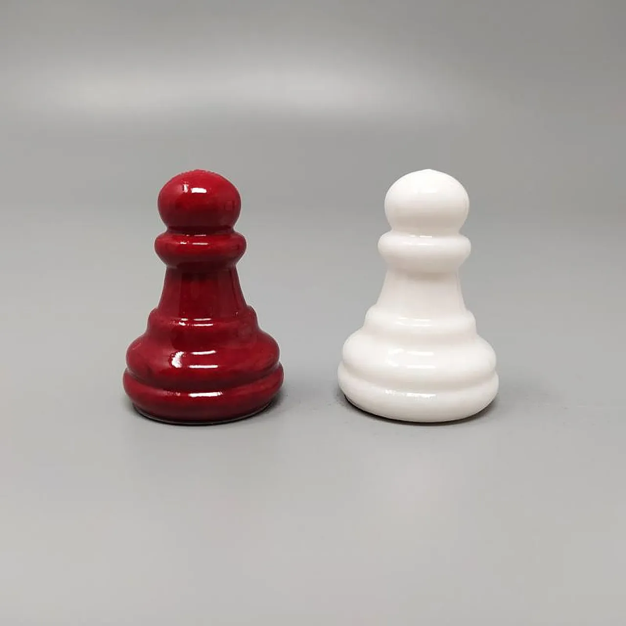 1970s Italian Volterra Alabaster Chess Set – Rare in Red & White. Made 12