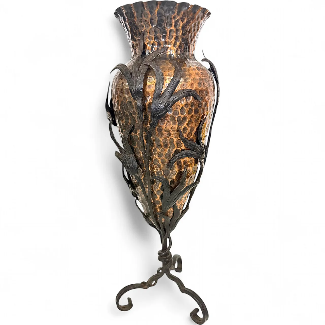 Vaso in rame con serpente e foglie in ferro battuto, '900 15