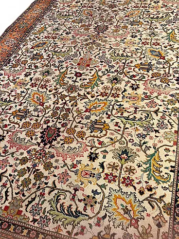 Tappeto con motivi floreali orientali nei toni del beige, '800