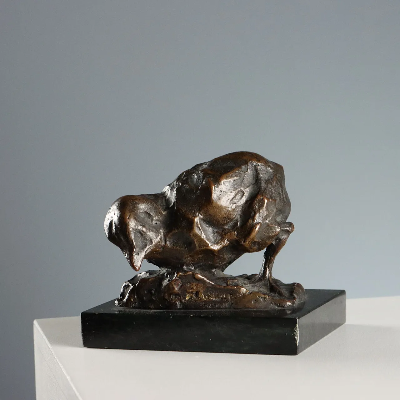Bronze bird on black marble base, 19th century 1