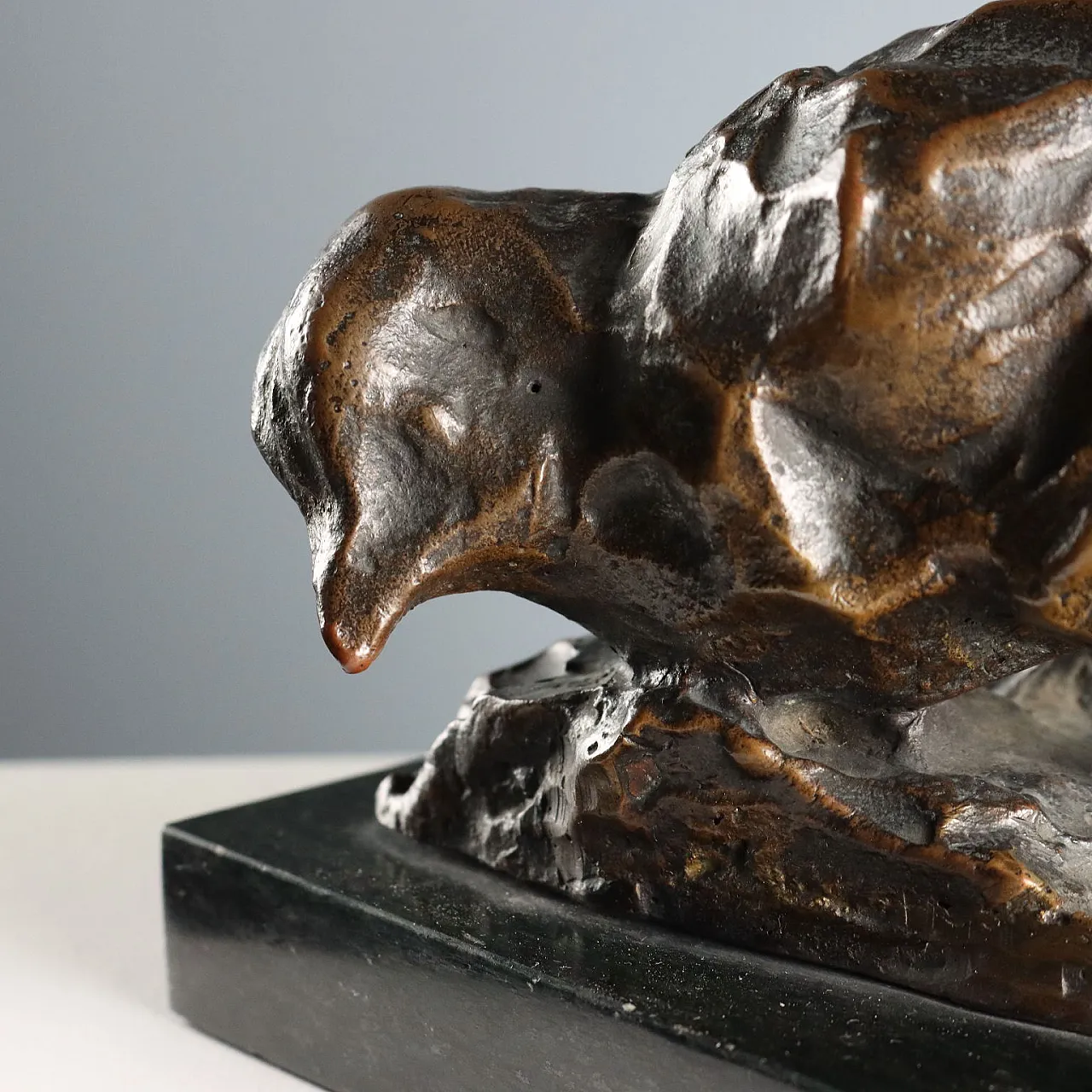 Bronze bird on black marble base, 19th century 3