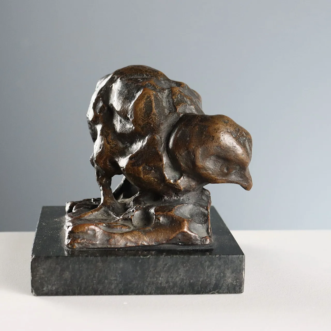 Bronze bird on black marble base, 19th century 5