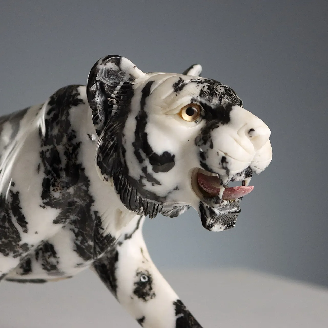 White tiger in black and white marble, 20th century 3