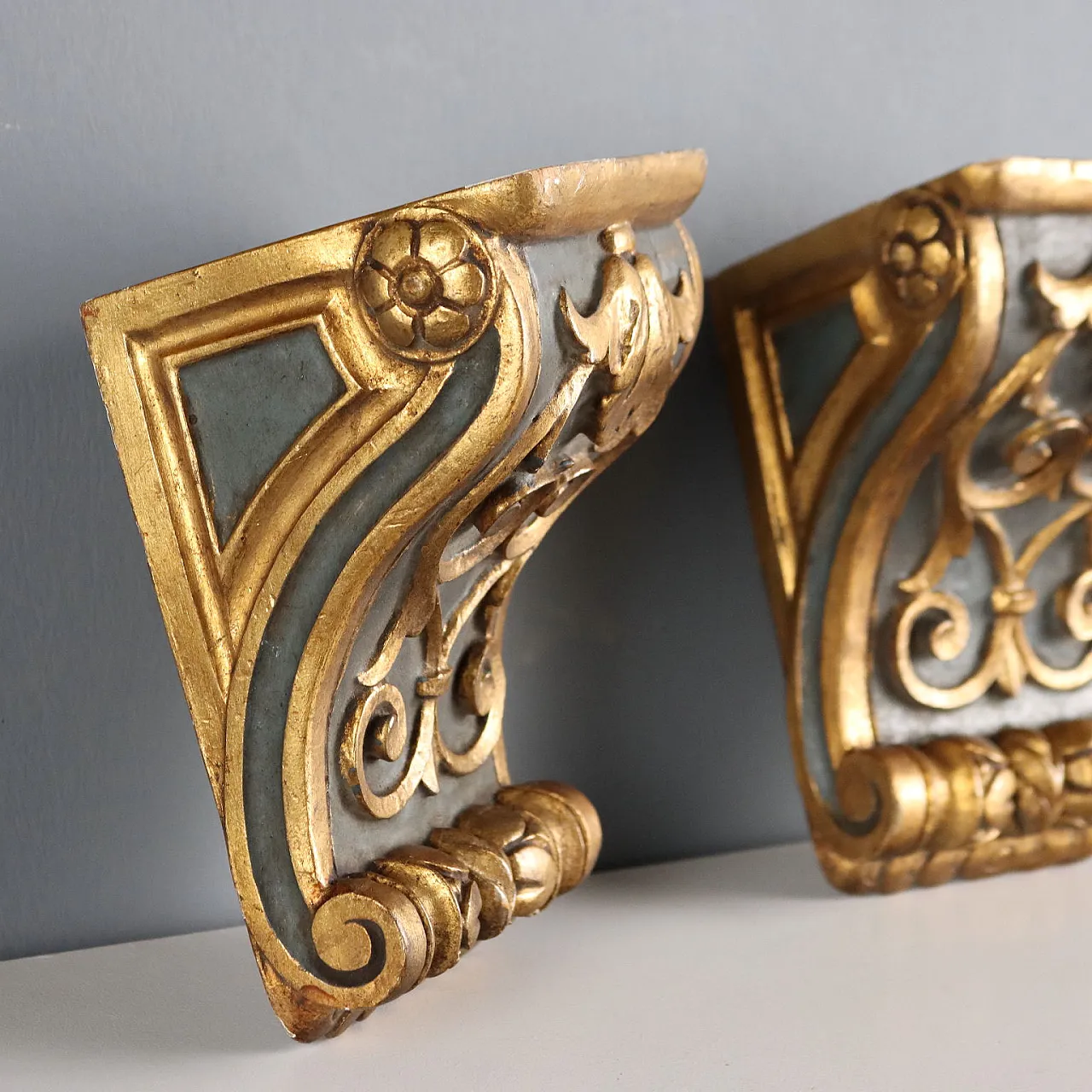 Pair of shelves in gilded wood, 19th century 5