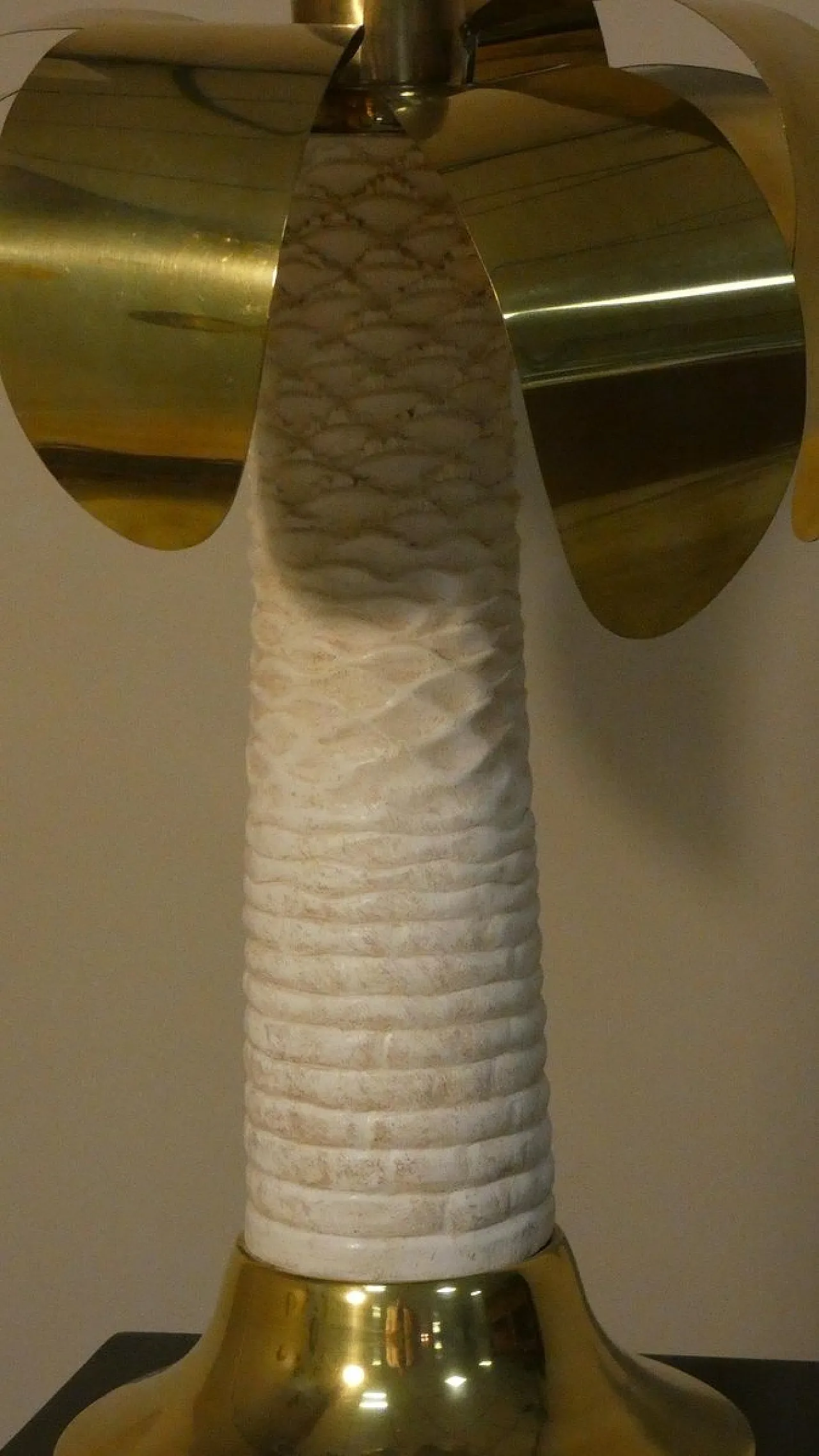Palma table lamp in brass and resin, Italy, 1970s 8
