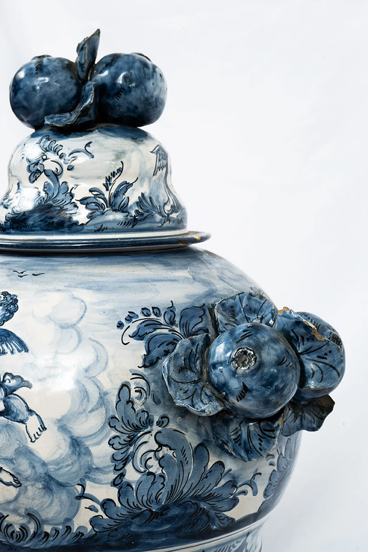 Vaso con coperchio in maiolica smaltata, Albisola, '800 2