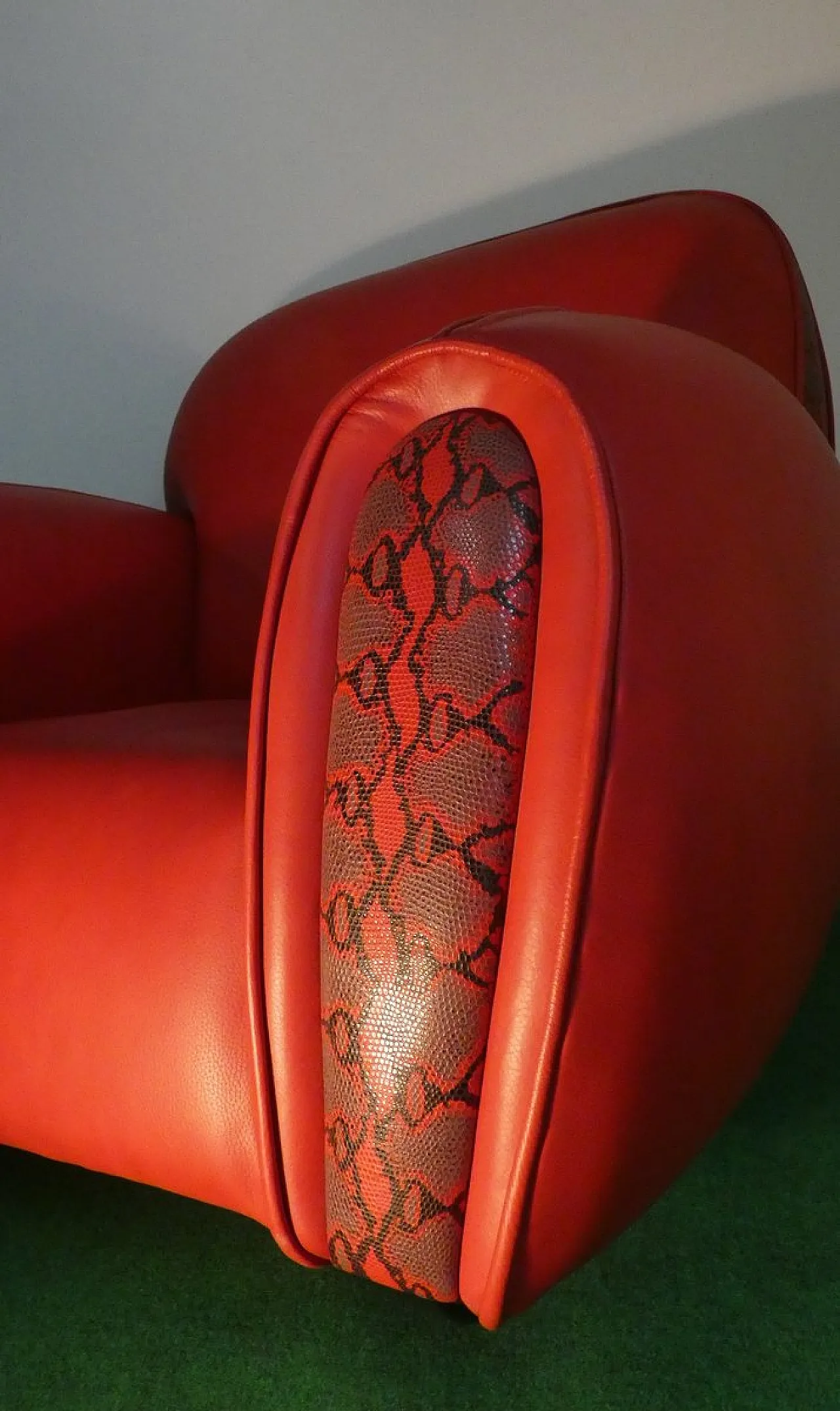 Chairs and coffee table lamp by Elisabetta Gucci for Form Italia, 80s 25
