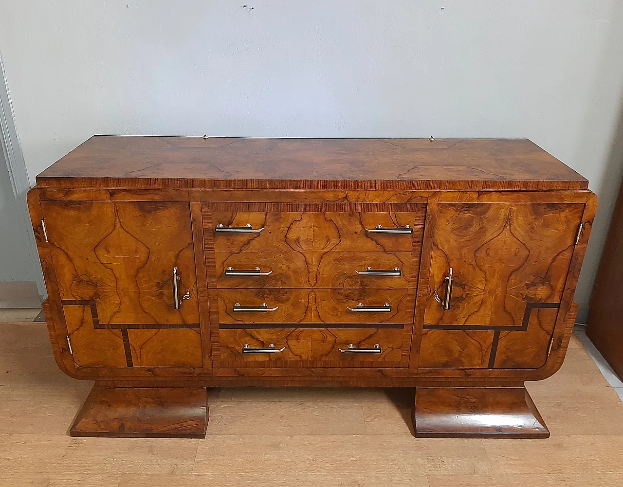 Art deco sideboard in walnut and rosewood, 1930 1