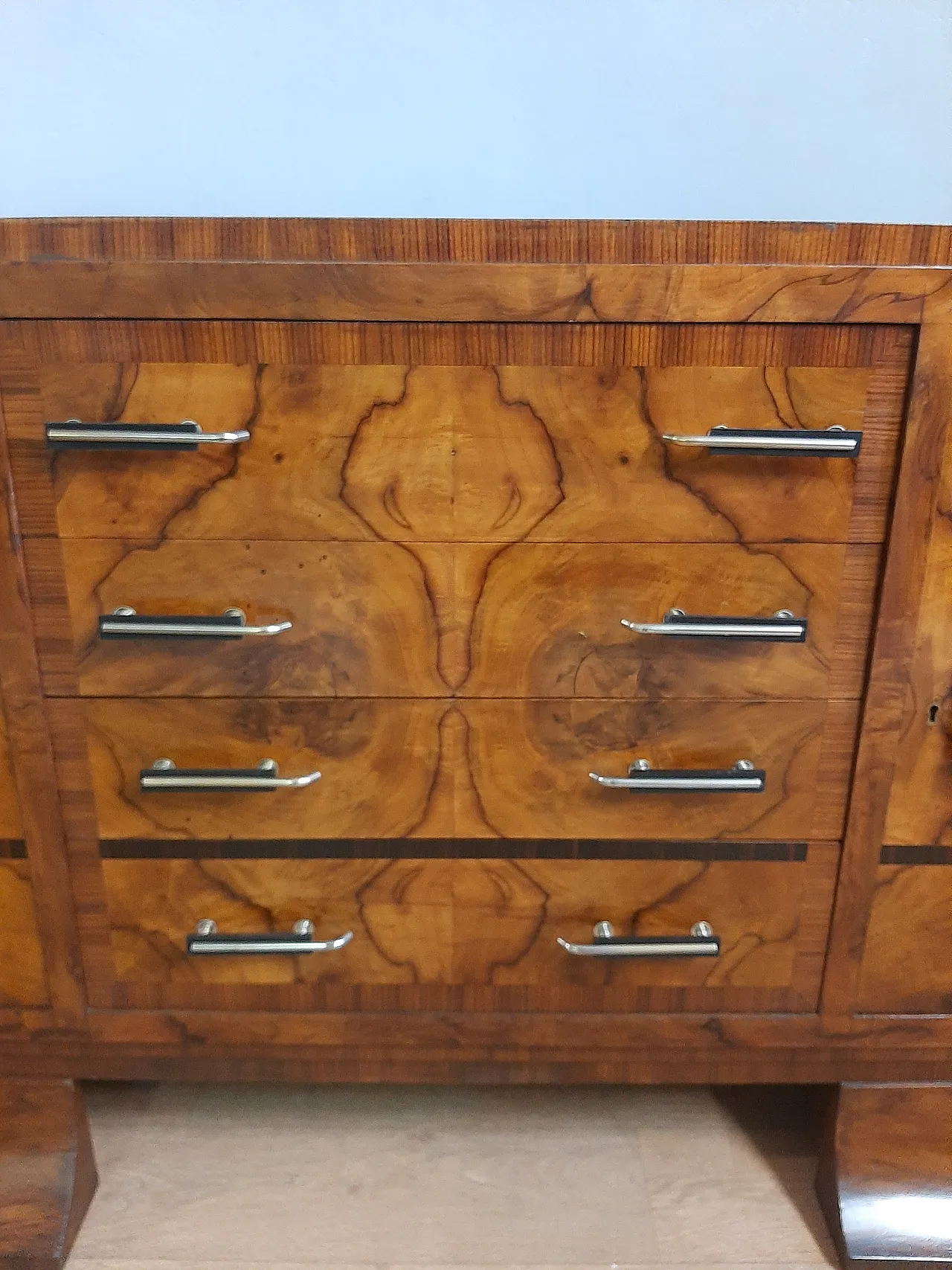 Art deco sideboard in walnut and rosewood, 1930 4