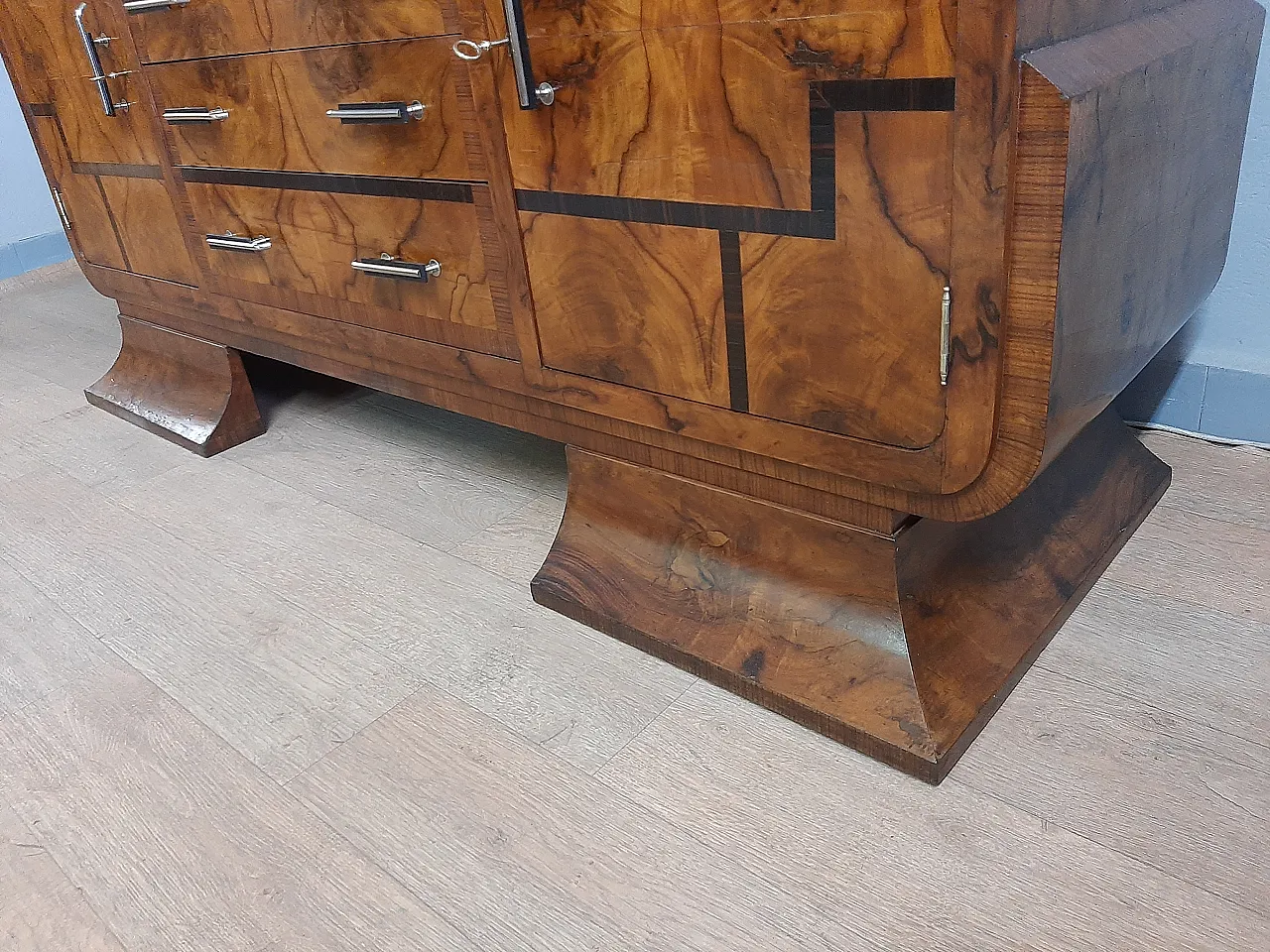 Art deco sideboard in walnut and rosewood, 1930 9